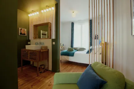 Maison d'hôtes Alma Отели рядом с достопримечательностью «Basilique Saint-Seurin»