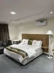 Lamonde Bysomwhere - 3-Star