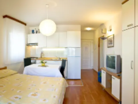 빌라 미데아 수페타르 호텔