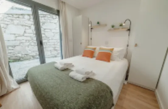 Courtyard Oporto Design Apartment L with Terrace Hotels near Campanha Train Station