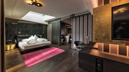 Guesthouse Suiteseven Отели в г. Мерано