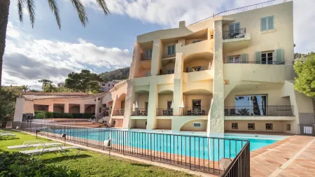 Hôtel Club Port la Galère