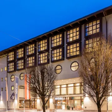 Dorint City-Hotel Salzburg Hotels near Mozart Bridge