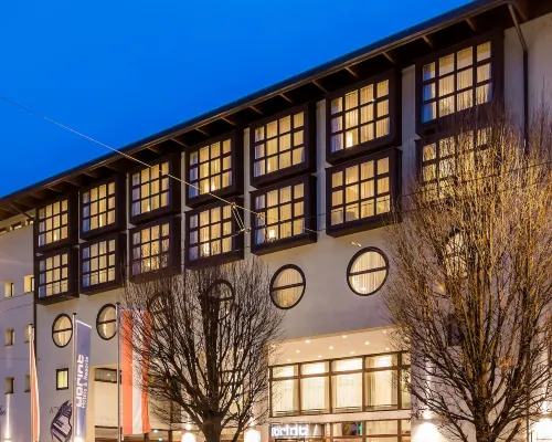 Dorint City-Hotel Salzburg Hotels near Western Union