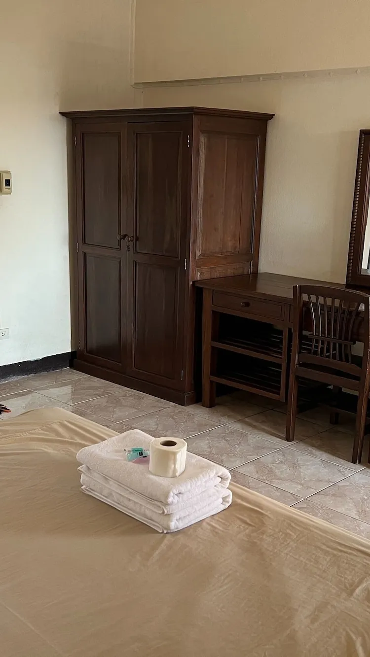 ห้องพักมาตรฐานเตียงใหญ่พร้อมเตียงใหญ่