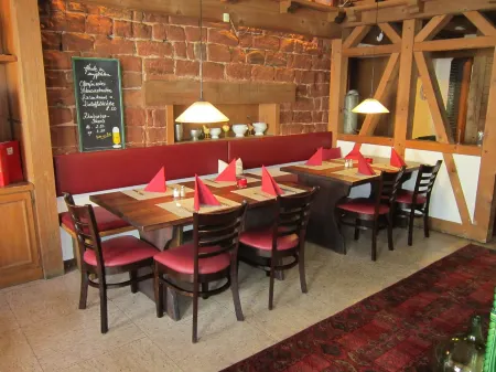 Gasthaus Neupert Отели в г. Дан