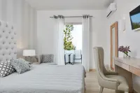 Santorini Palace