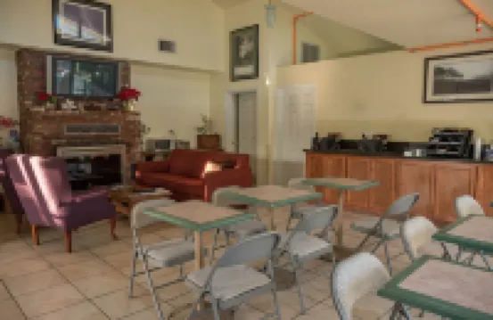 Western Holiday Lodge