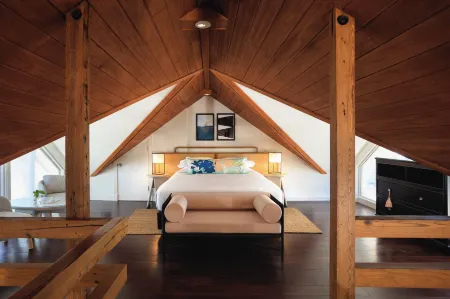 Lighthouse Hotel - Key West Historic Inns Отели в г. Ки-Уэст