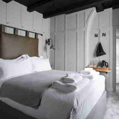 The Pickled Parson of Sedgefield Rooms