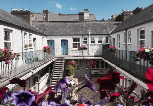 Trinity Mews - Apartemen