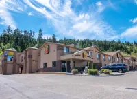 Super 8 by Wyndham Kamloops on the Hill - 2-Star