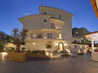 Maison Kalea Hotels near Peter's Beach