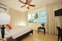 La Playita Hotels in Carolina