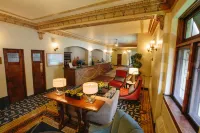 The Plaza Hotel - Milwaukee