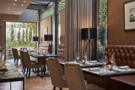 Sea View Cityscape Hotel