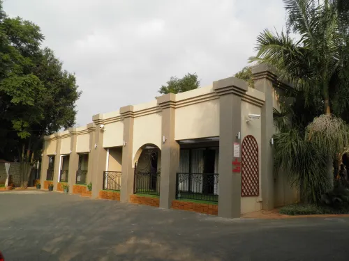 Homestay Travel Guest House Hotels in Roodepoort