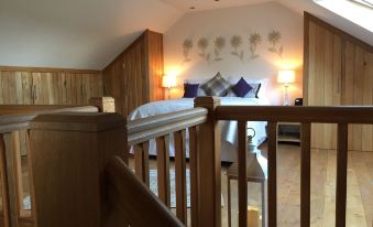 The Apple Shed - Housity
