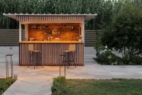 V Luxury Suites - bar