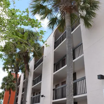 Grand Hotel Orlando at Universal Blvd - Shuttle to Theme Parks