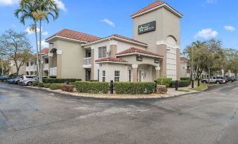 Extended Stay America Suites - Miami - Airport - Blue Lagoon