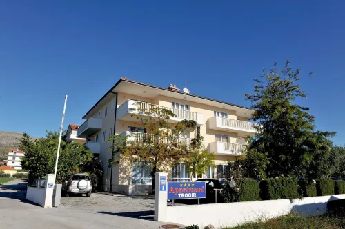 Apartmani Trogir Hotels in Trogir