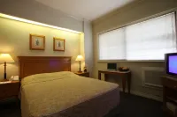 Sunny Bay Suites فنادق في مانيلا