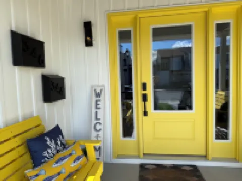 Chic Beachside Oasis - 3BR, 2BA, Walk to Shore!