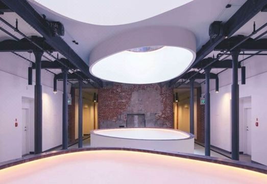 피오트르코브스카 스트리트 야경