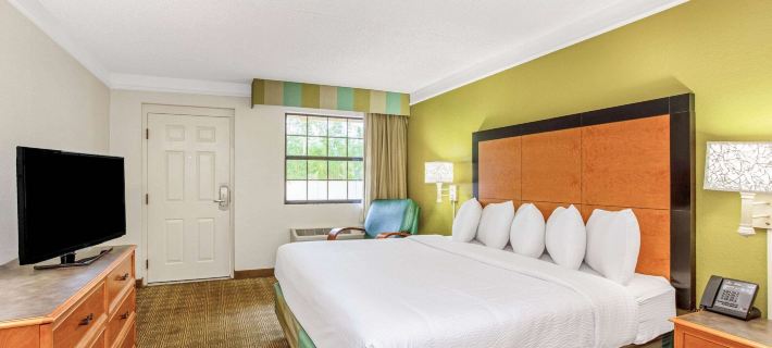 La Quinta Inn by Wyndham Orlando Airport West Hotels in Orlando