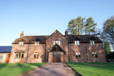 The Jack Russell Hotels near Winter Garden, Hillier Arboretum