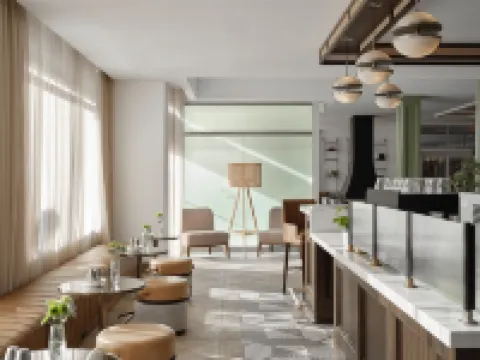 Six South St. Hotel
