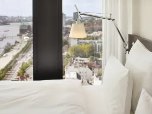 Empire Riverside Hotel