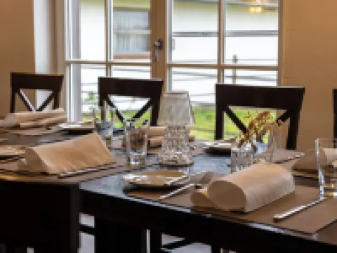 ลันด์โฮเทล ยาน ฮินช์ โฮฟ โรงแรมในเซลเลอ