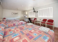 克朗克里萊卡特汽車旅館