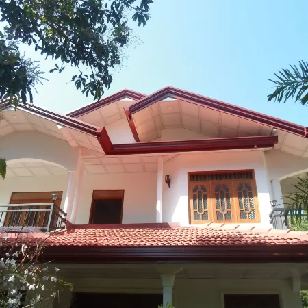 Amada Lake View Homestay