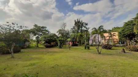 Sawansang Nangkeaw Resort Отели в г. Pak Thong Chai