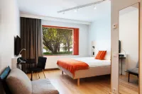 Hanaholmen-hotelli Hotels near Kallvikin Uimaranta