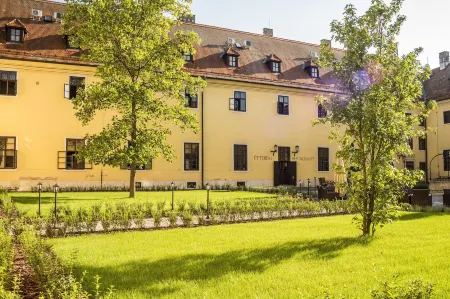 克拉斯特洛酒店