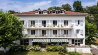 Hôtel du Pont Hotels near Animal Park Etxola