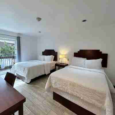 The Woodlands Inn Rooms