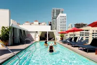 Andaz San Diego, by Hyatt - Rooftop Pools