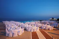 Ramada Plaza by Wyndham Thraki Hotels in Еврос