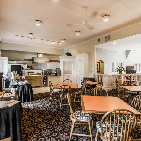 Quality Inn & Suites Garden of the Gulf