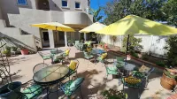 Santa Paula Inn - Mountain view