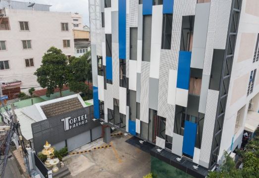 톱텔 타프라 로비