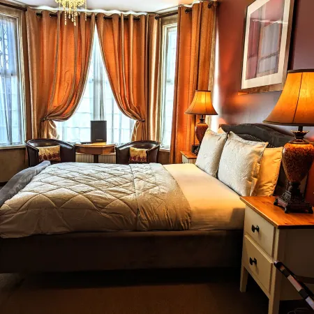 Brookside Hotel & Restaurant