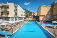 Hotel San Pietro - Pools