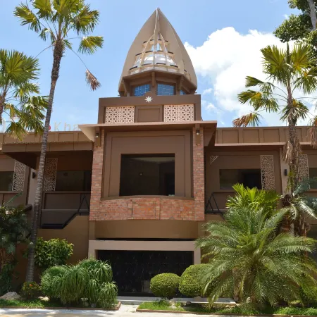 B Square Hotel