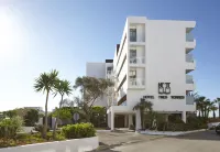 Hotel Tres Torres Các khách sạn gần Bus Station Santa Eularia